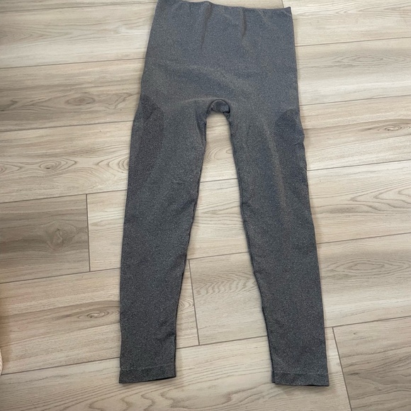 Mothers Essentials Gray Heather Seamless Maternity Textured Leggings Size XL - Picture 1 of 6